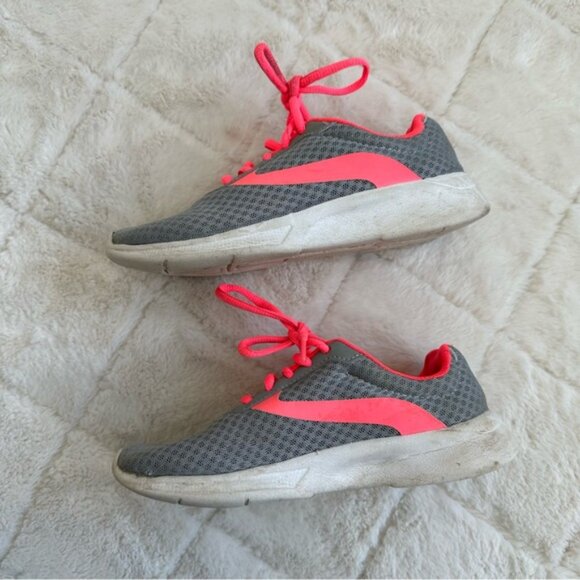 Athletic Works | Coral & Gray Girls Lace-up Mesh Jogger Shoe | Size 2 - Picture 6 of 7